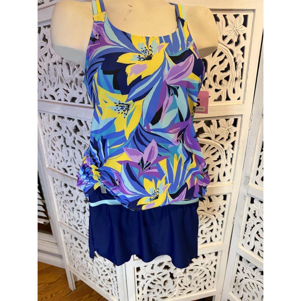 New with tags Women Swimsuit Tankini Size Small Blue Floral